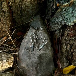 CROSS EARRING SET (silver)